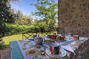 Cosy Farmhouse in Proceno With Swimming Pool