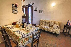 Cosy Farmhouse in Proceno With Swimming Pool