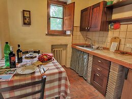 Cosy Farmhouse in Proceno With Swimming Pool