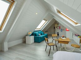 Peaceful Holiday Home in Plouguin With Indoor Pool