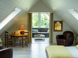 Peaceful Holiday Home in Plouguin With Indoor Pool