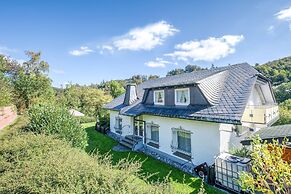 Modern Apartment in Schwalefeld With Garden