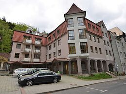 Snug Apartment in Jachymov Near Ski Area