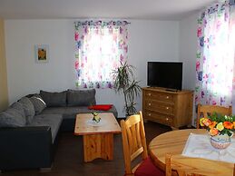 Cosy Apartment in Weissig With Garden