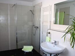 Cosy Apartment in Weissig With Garden