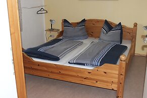 Cosy Apartment in Weissig With Garden