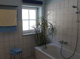 Cosy Apartment in Weissig With Garden