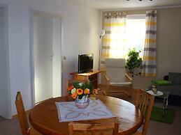 Cosy Apartment in Weissig With Garden