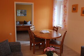 Cosy Apartment in Weissig With Garden