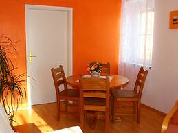 Cosy Apartment in Weissig With Garden