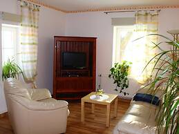 Cosy Apartment in Weissig With Garden