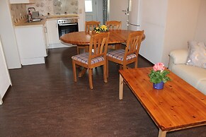 Cosy Apartment in Weissig With Garden