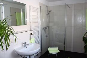 Cosy Apartment in Weissig With Garden