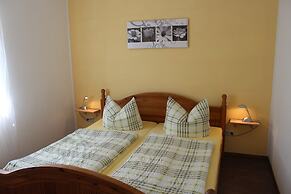 Cosy Apartment in Weissig With Garden