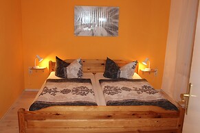 Cosy Apartment in Weissig With Garden