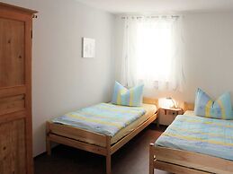 Cosy Apartment in Weissig With Garden