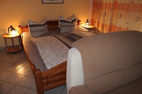 Cosy Apartment in Weissig With Garden