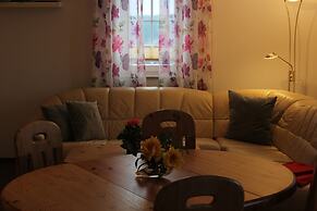 Cosy Apartment in Weissig With Garden