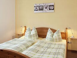 Cosy Apartment in Weissig With Garden