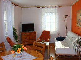 Cosy Apartment in Weissig With Garden