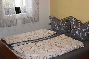 Cosy Apartment in Weissig With Garden