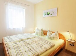 Cosy Apartment in Weissig With Garden