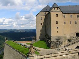 Cosy Apartment in Weissig With Garden