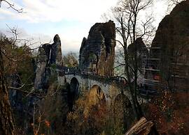 Cosy Apartment in Weissig With Garden