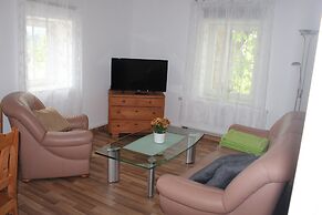 Cosy Apartment in Weissig With Garden