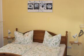 Cosy Apartment in Weissig With Garden
