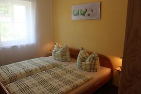 Cosy Apartment in Weissig With Garden