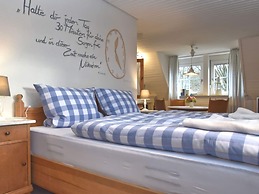 Charming Apartment in Weissenbrunn Near Forest