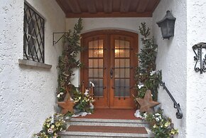Charming Apartment in Weissenbrunn Near Forest