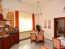 Pleasant Apartment in Oberhausen With a Terrace