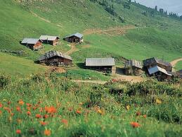 Cozy Apartment in Aschau im Zillertal Near Ski Lift
