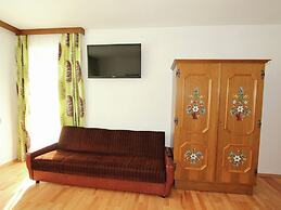 Cozy Apartment in Aschau im Zillertal Near Ski Lift