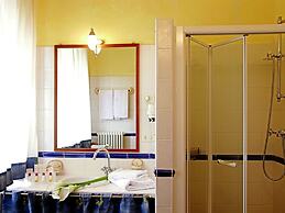 Vintage Mansion in Montepulciano With Pool