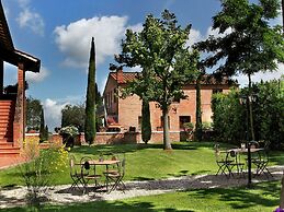 Vintage Mansion in Montepulciano With Pool