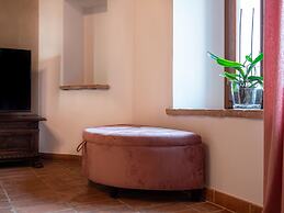 Stunning Apartment in Mombaroccio Near Metauro River