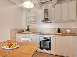 Stunning Apartment in Mombaroccio Near Metauro River