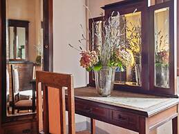 Farmhouse in Castelfranco Piandisco With Garden