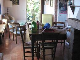 Farmhouse in Castelfranco Piandisco With Garden