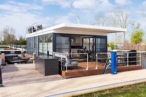 Unique Houseboat on and Around the Sneekermeer