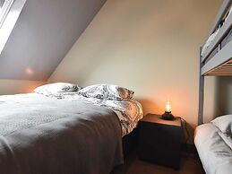 Grandeur Farmhouse in Dwingeloo at a National Park