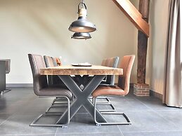 Grandeur Farmhouse in Dwingeloo at a National Park