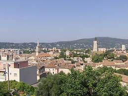 Beautiful Villa in Vidauban With Seasonal Pool