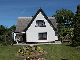 Cosy Apartment in Pepelow Near Baltic Sea