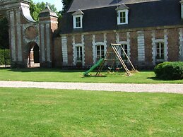 Holiday Home in a Historic Building Near Montreuil