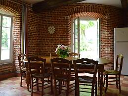 Holiday Home in a Historic Building Near Montreuil