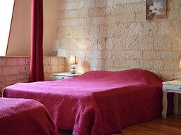 Holiday Home in a Historic Building Near Montreuil